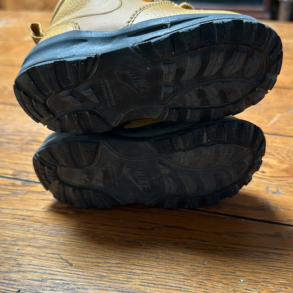 Nike manoa boots size 7c - Picture 6 of 8